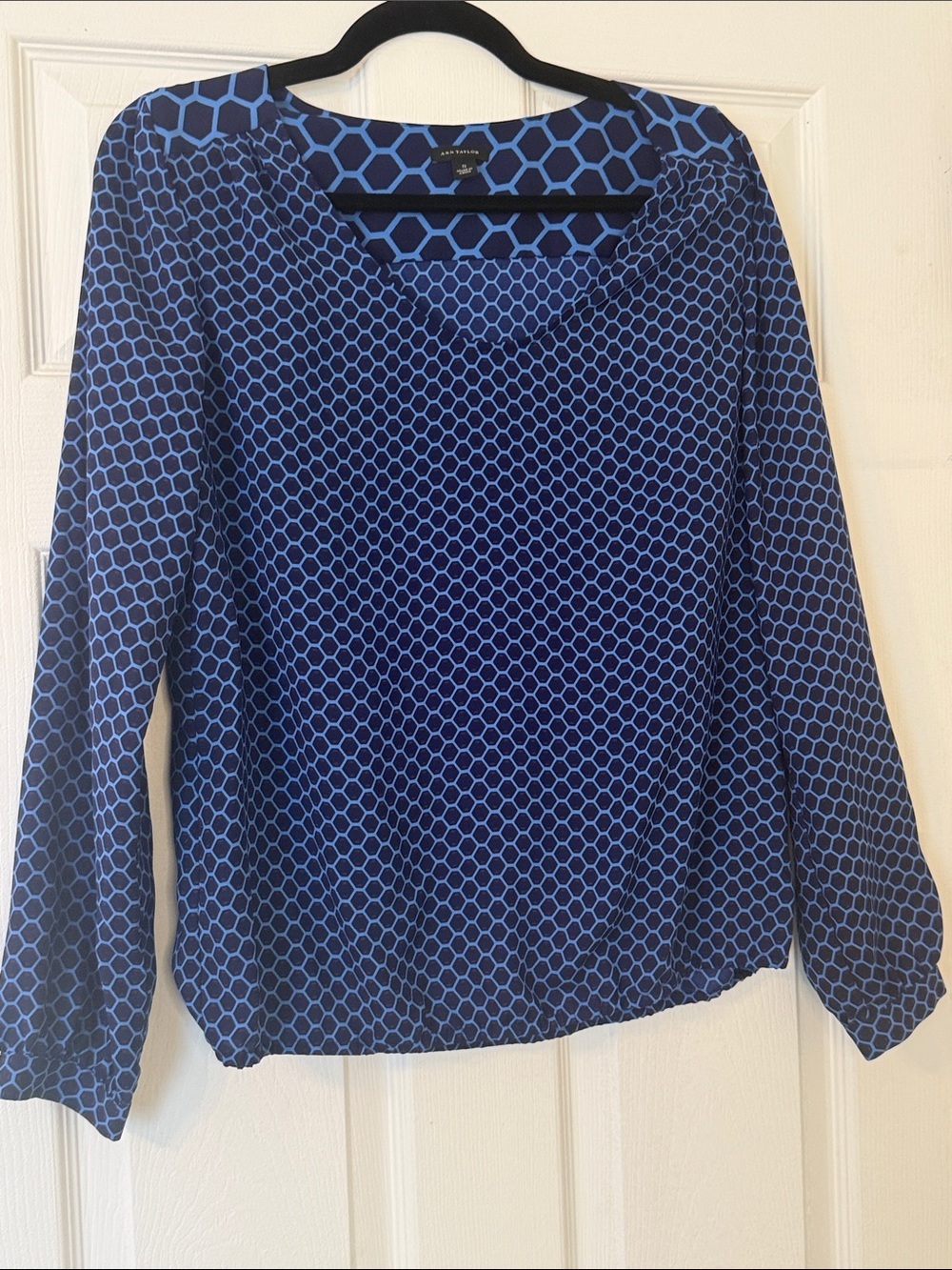 Ann Taylor Blue Hexagon Print Blouse Long Sleeve Size S